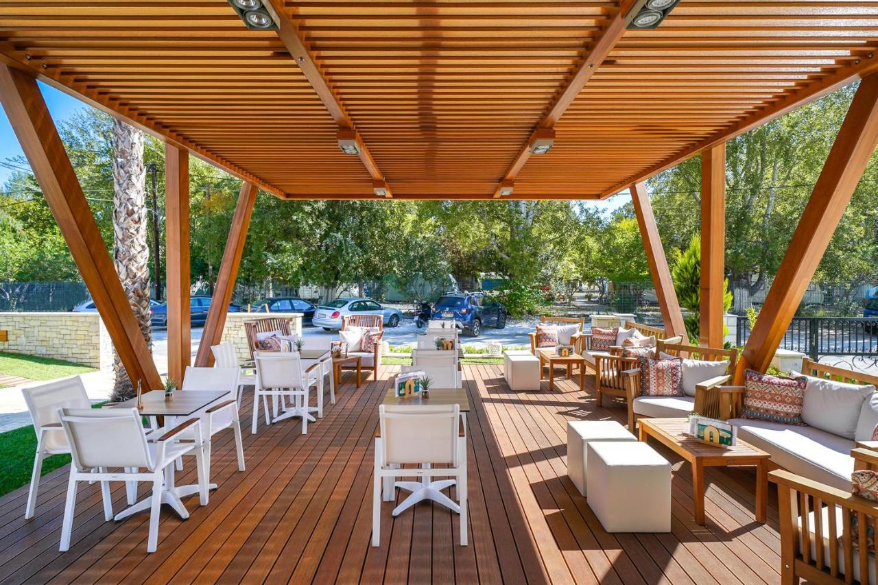 Lobelia Luxury Suites Chrysi Ammoudia Exterior photo